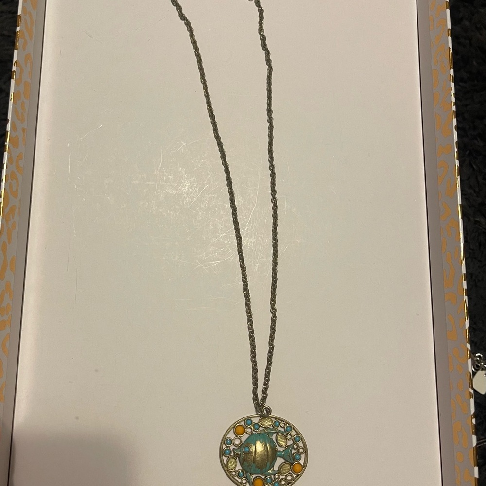 Elegant Gold and Silver Pendant Necklace